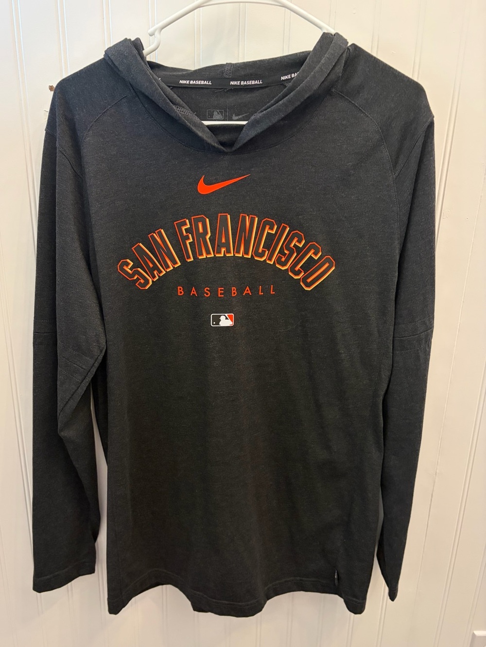 Nike Men’s Dri-Fit San Francisco Giants Baseball Dark Gray Hoodie